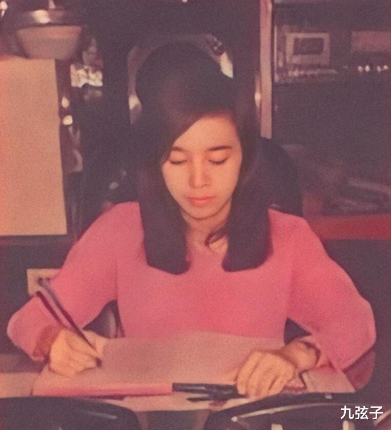 许纯美|婚内出轨、劈腿小鲜肉,许纯美畸形的价值观,只能说明她太可怜