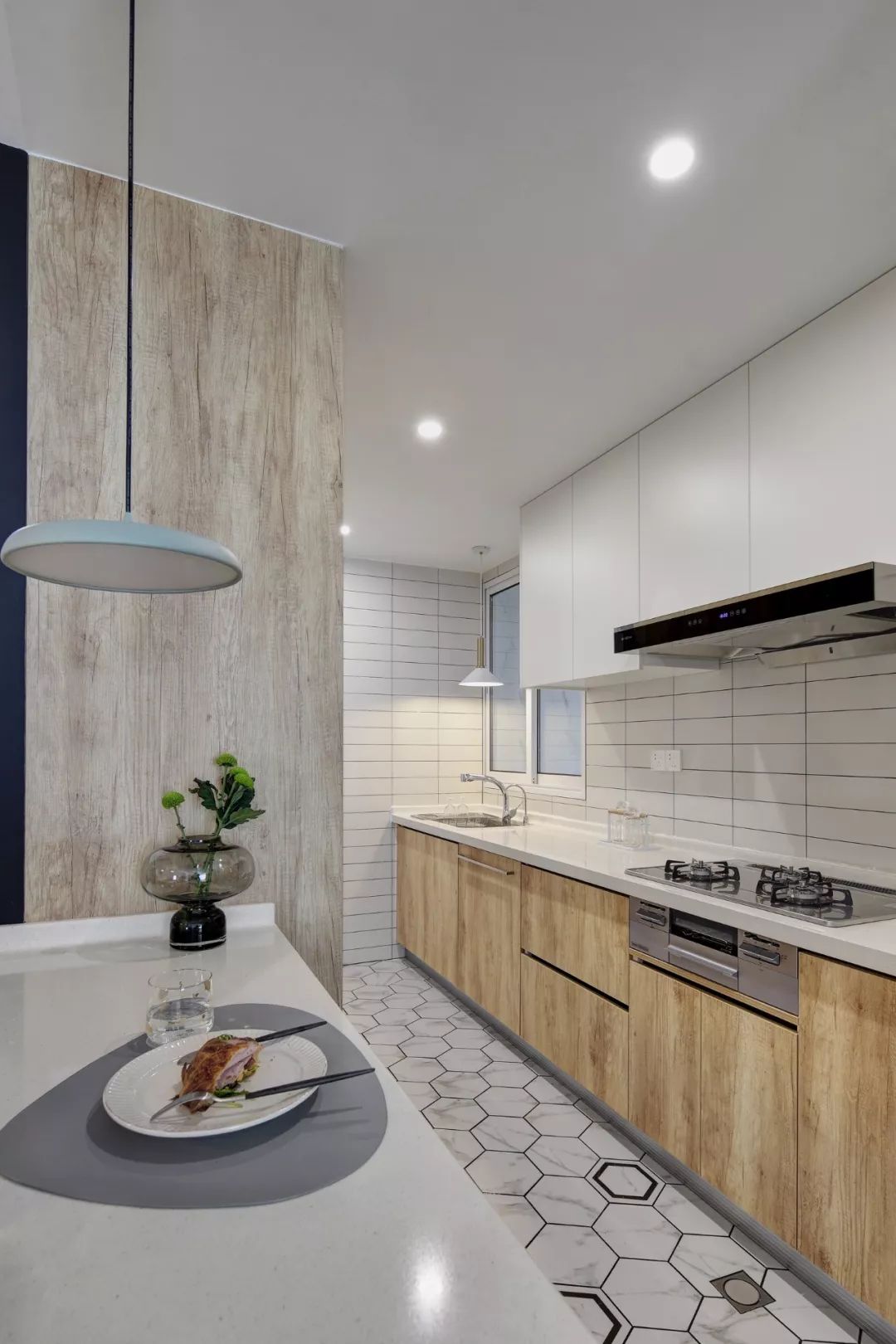 没人做实木橱柜了，贵又容易坏！现在这种材质完美替代，真正大火