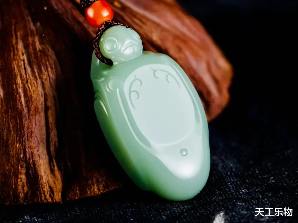 |透的好还是不透的好？解密和田玉的透光性之谜！