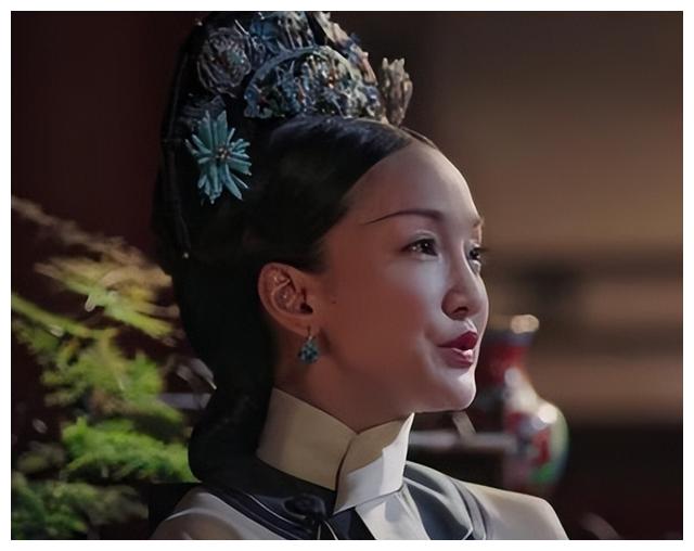 容嬷嬷|注意看，这个女人叫容嬷嬷。绿茶精、偷税精、说谎精都得挨针扎