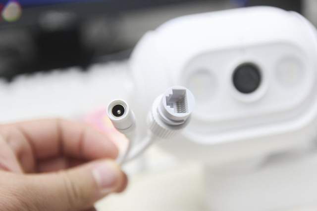 专项整治|双云台人形追踪，看车神器——小白室外全景摄像机云台版Q1