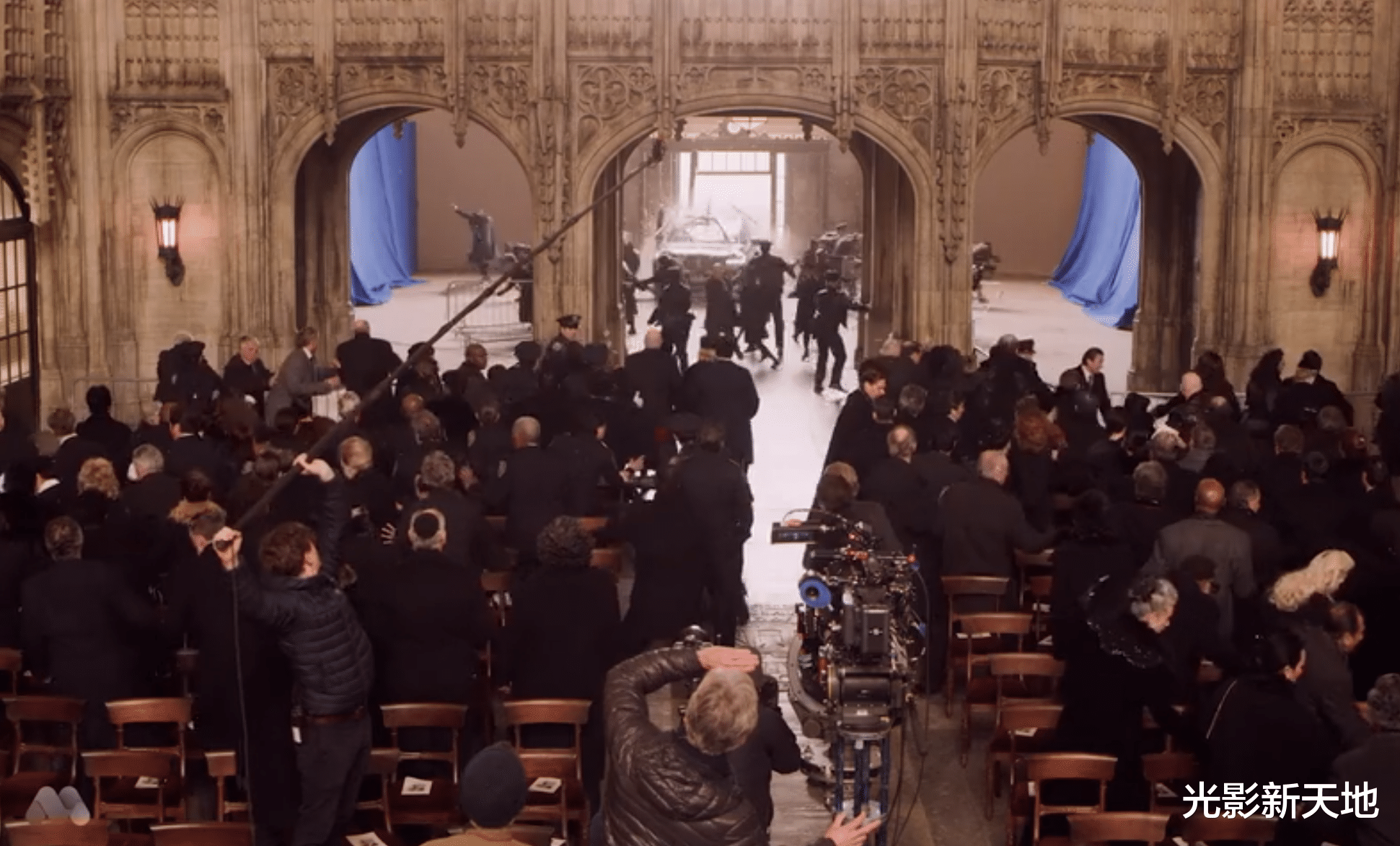 新蝙蝠侠|《新蝙蝠侠》幕后曝光:打斗都是做样子,骑摩托车用了替身