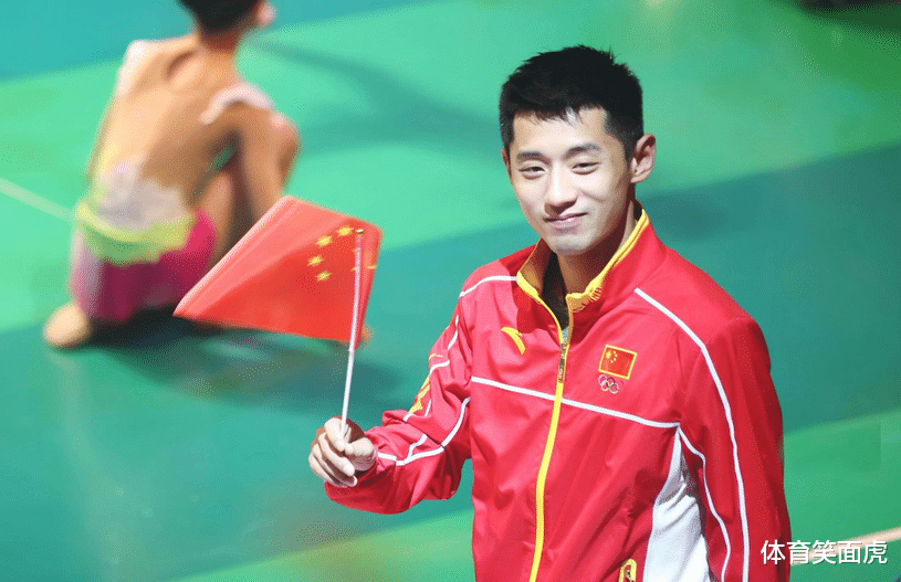 张继科|张继科新恋情坐实?陪女友出入产科医院,二人一同进出藏獒家