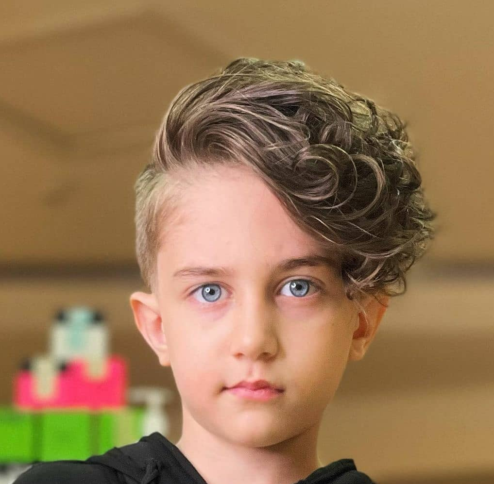 穿衣搭配 2021精选小男孩发型15款，越剪越时尚，真帅气