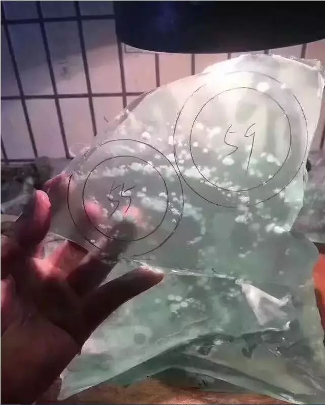 翡翠|叫价400万的神仙料子!到底贵在何处?