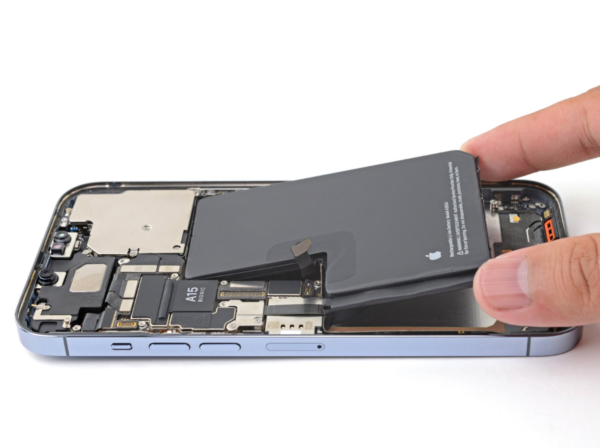 苹果|苹果官方宣布，iPhone换电池涨价，被吐槽电池是金子做的