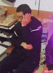 “当代年轻人能懒到什么程度？”床头柜用了两年都没拆封