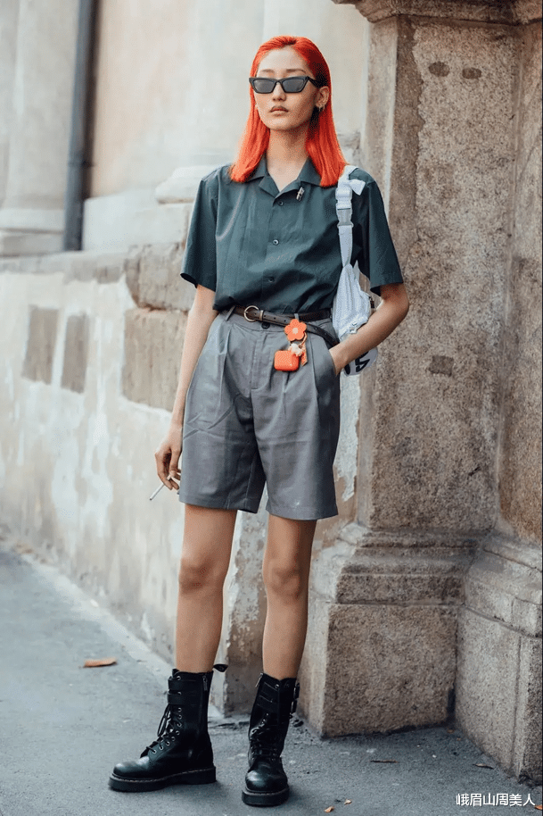 今夏别再穿T恤配牛仔裤了，太土！要搭就搭这3种下装，时髦高级