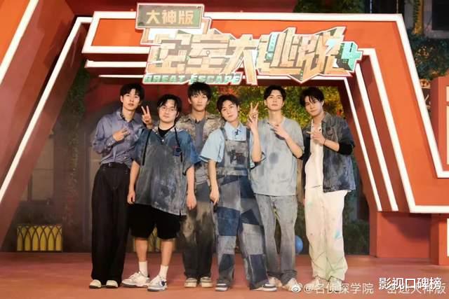 明星|回看2022年综艺圈，明星不如素人“糊咖”，唯有两档节目站稳脚跟