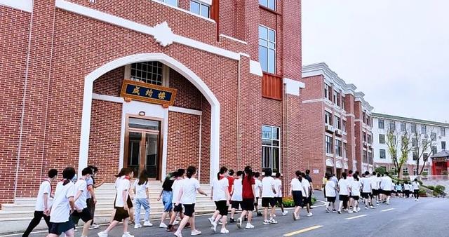 教育部对民办高中“约定有三”，招生渠道有新变化，家长却犯了愁