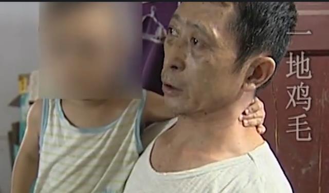 55岁老母亲被儿媳打伤,儿子帮老婆不帮她,老伴直言:她活该被打