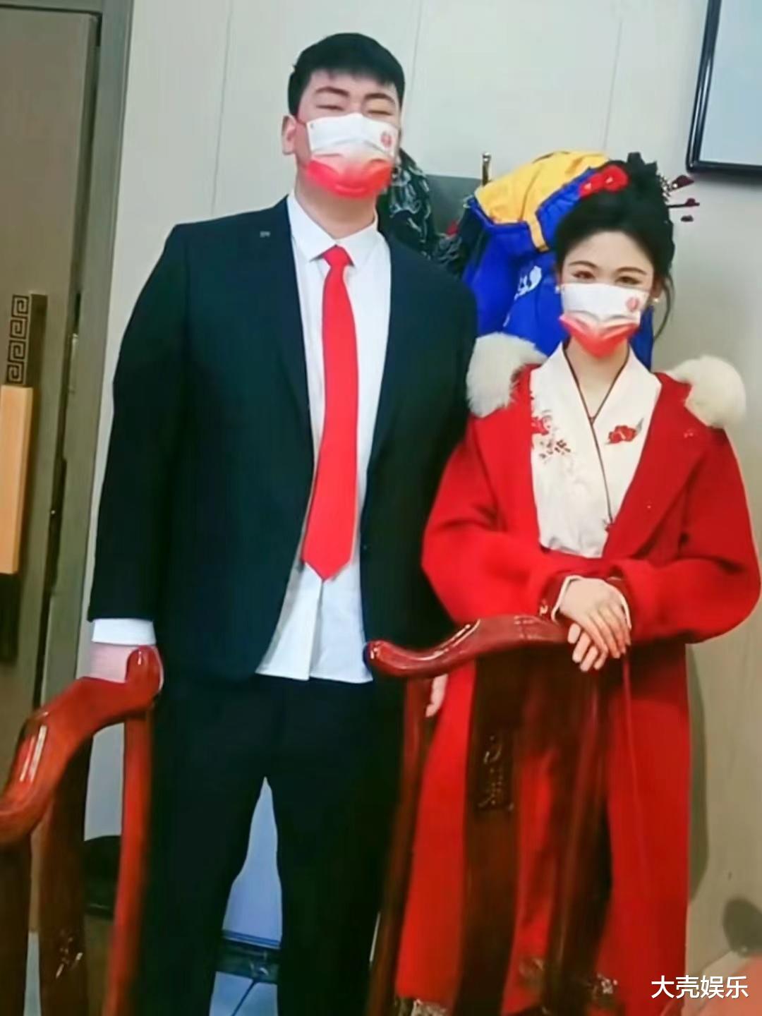 朱单伟|大衣哥儿子朱单伟低调完婚,只邀请了双方亲属参加,结婚现场曝光