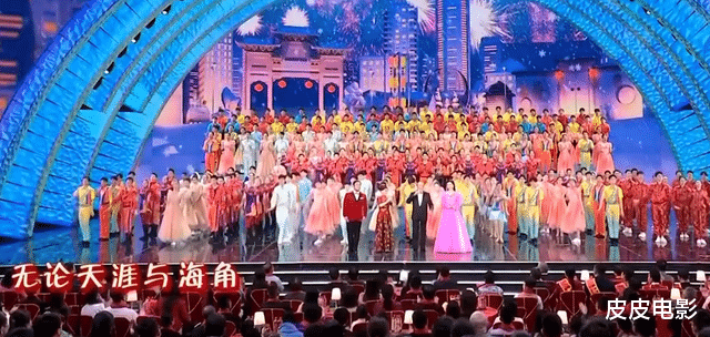 春晚|春晚最惊艳女星：李思思丝绒天鹅颈，李宇春性感，伊丽媛华贵雍容