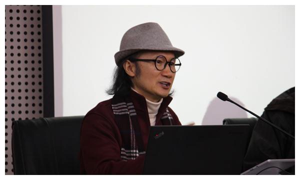 教师|教师职业为何跌落神坛？2023年，3个职业或将会成为新的铁饭碗