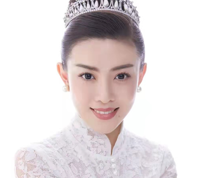 刘和刚|刘和刚俩子女罕曝光,三人长相如复制粘贴,35岁妻子当学校教授