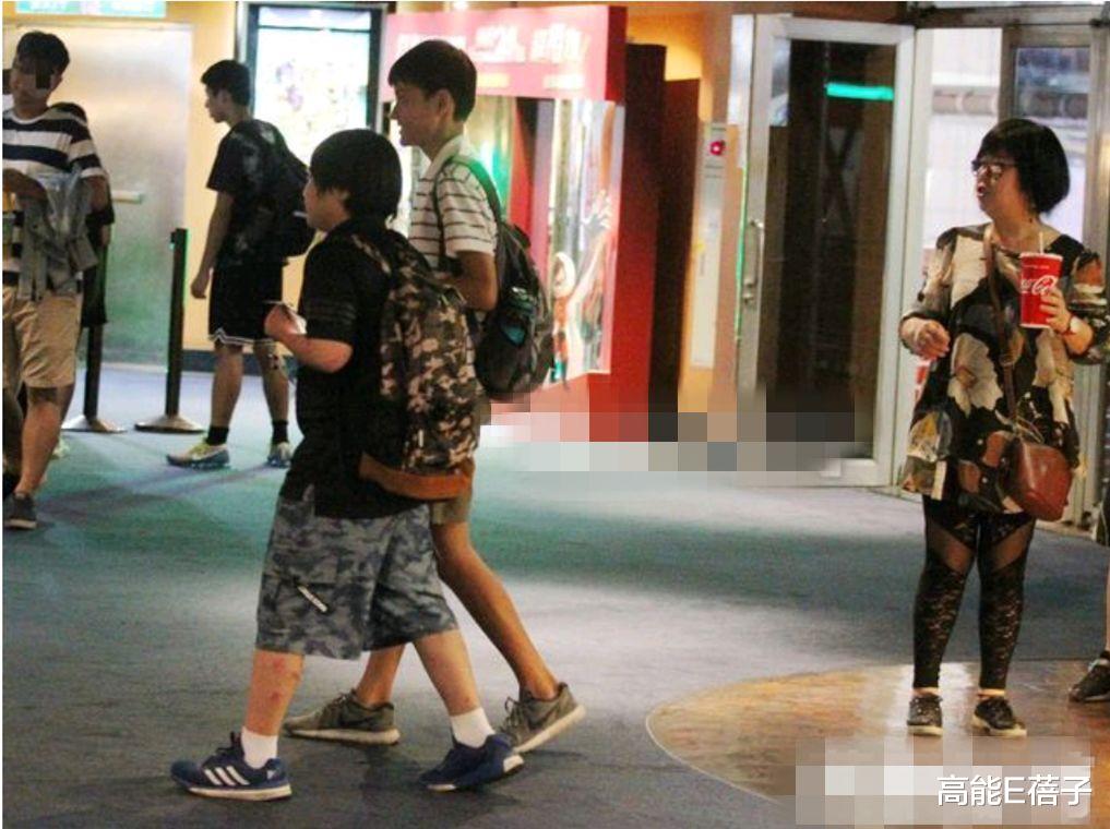 小小彬|刚复出就遭遇地震,小小彬能打破童星“魔咒”吗?