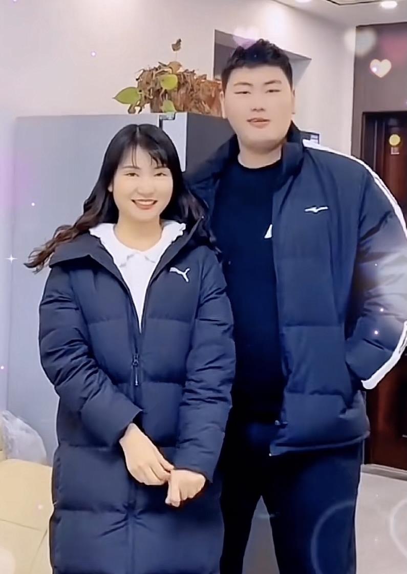 女孩|大衣哥儿子新恋情？女方主动回应，获网友称赞