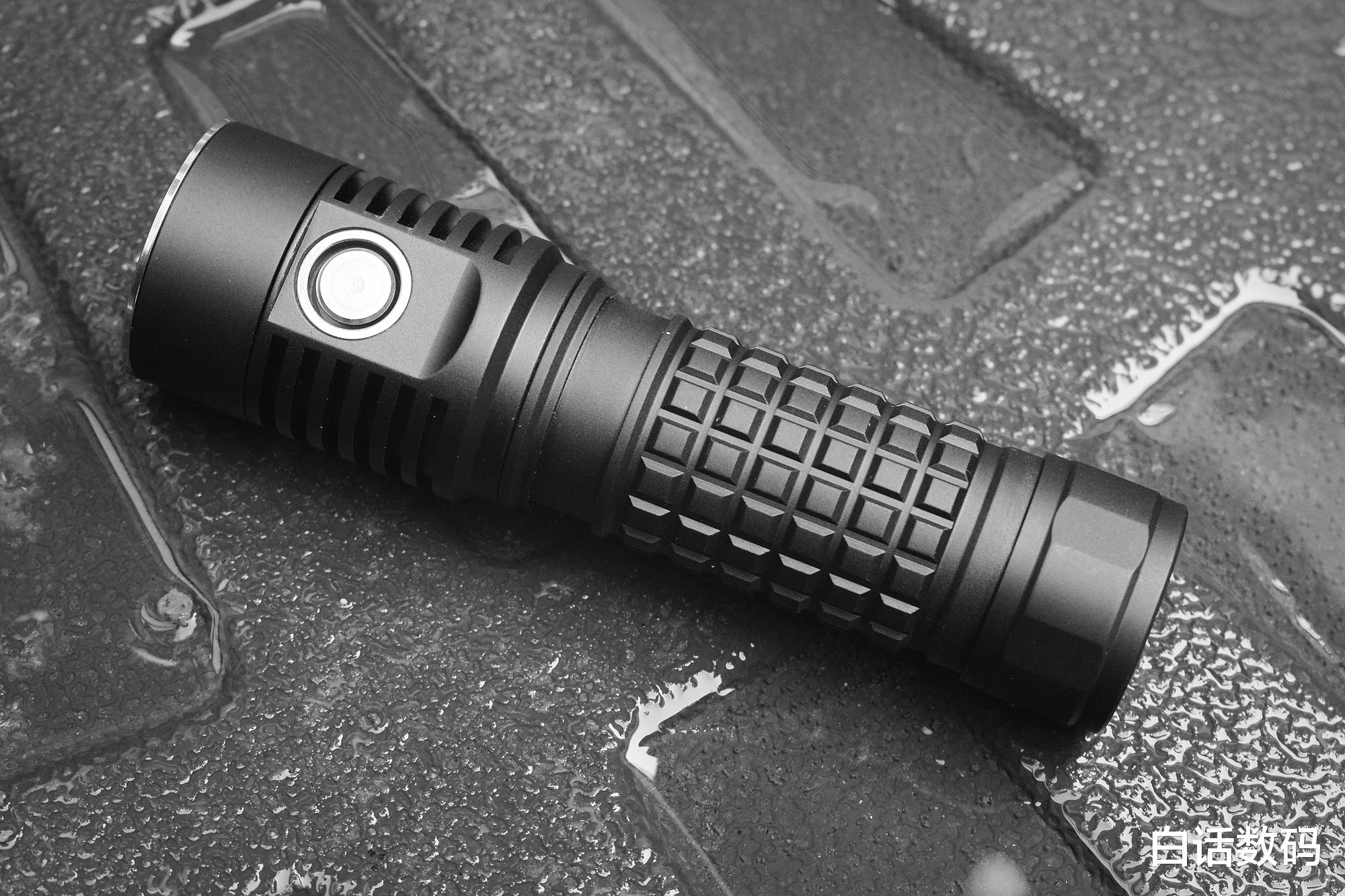 设计师|小巧易携，性能出色！在路上X4M直充21700小筒体验