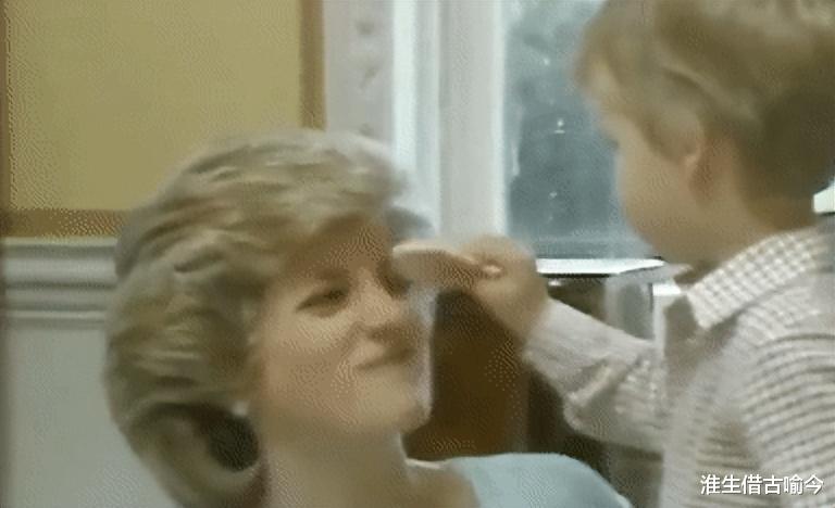 戴安娜|母子情深：26年前戴安娜离婚后，14岁的威廉说会把她失去的还给她