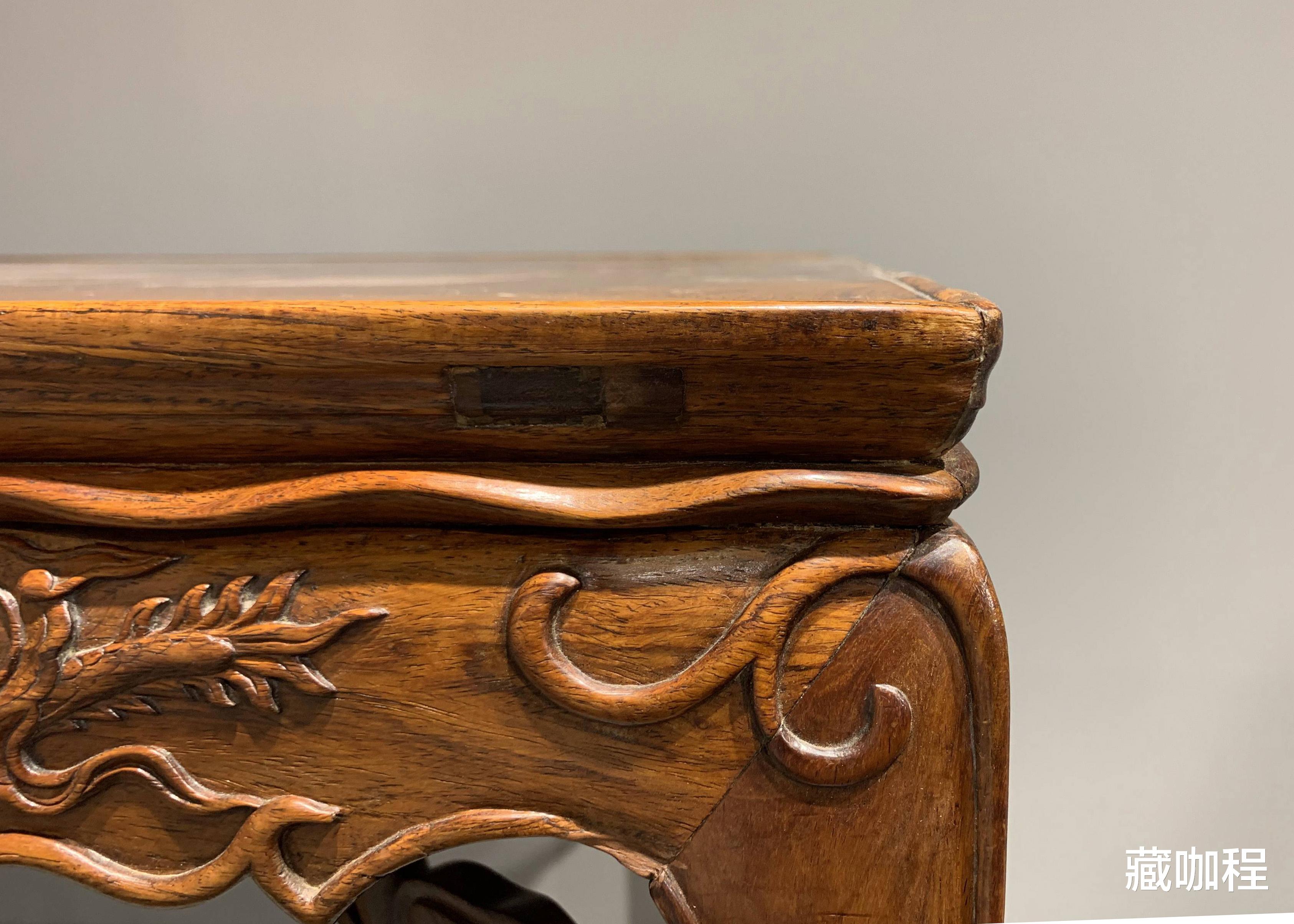 邮票|束腰造荷叶边形，这张黄花梨展腿桌不一般