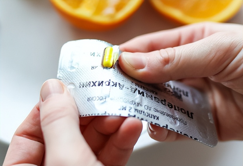 抑郁症|抑郁4年,自残、休学、偷偷服药,我是如何活下来的