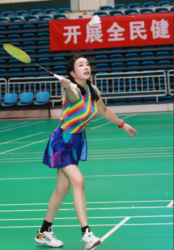 刘晓庆|10月19日，70岁的刘晓庆晒出一组照片引网友热议