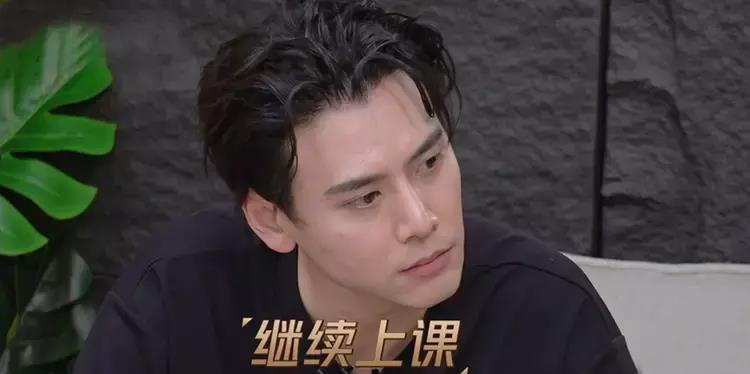 三体|《披哥2》捧错人,混到四公仍是素人,“三无”哥哥出局皆大欢喜