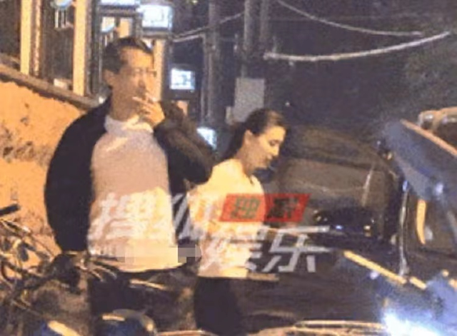 德云社|陈好一家罕见同框,忙前忙后打扮朴素,富豪老公一脸冷漠不搭理