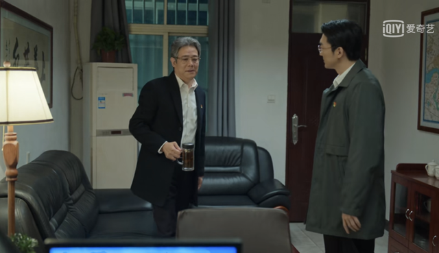 安欣|《狂飙》徐忠用2瓶酒说服杨健，揭穿赵立冬“雪藏”安欣15年真相