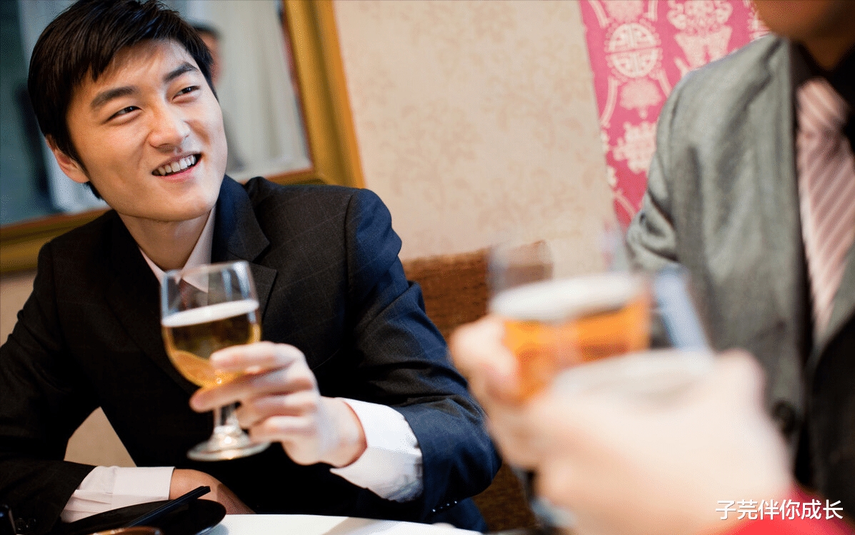 |上司对下属说辛苦了，下属回复“不辛苦”被辞退