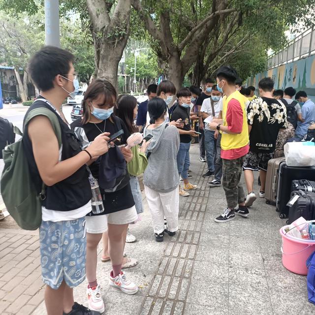 求职|我们招工人不是招小三!打工者求职时提问反被呛,评论区人间清醒