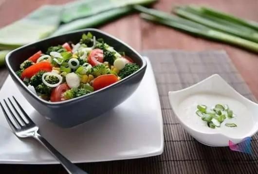 癌细胞|医生提醒:60岁以后做体检,没必要每项都做,做好5个检查即可