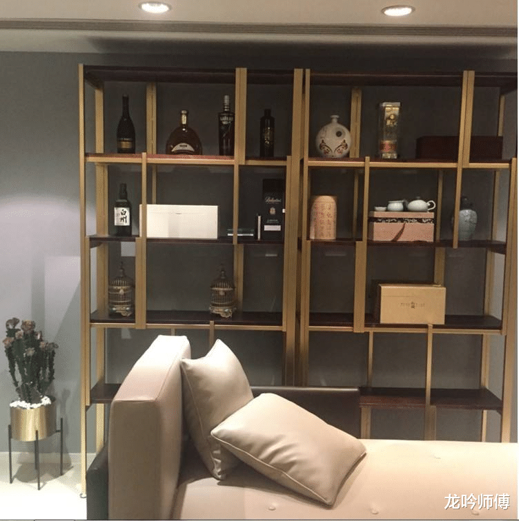 |龙吟师傅讲解影响办公室风水的小事情