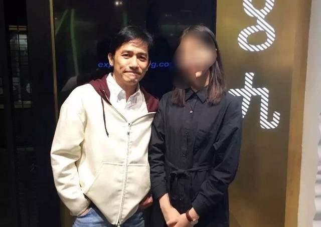 成龙|没想到2022年一开始，成龙和黄渤，就给许多大明星，敲响了警钟