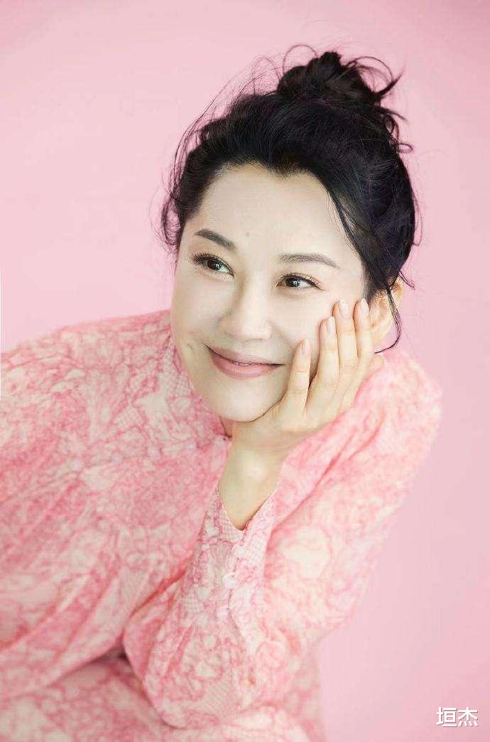 李若彤|只恋爱、不结婚，个个潇洒独立，这10位女星堪称“人间清醒”