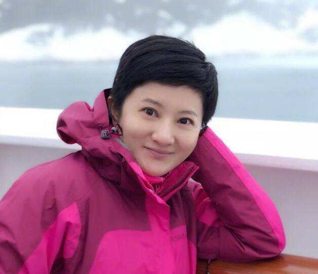 金铭|她是最小的“琼女郎”，出道就是巅峰，如今40多岁依旧孤身一人