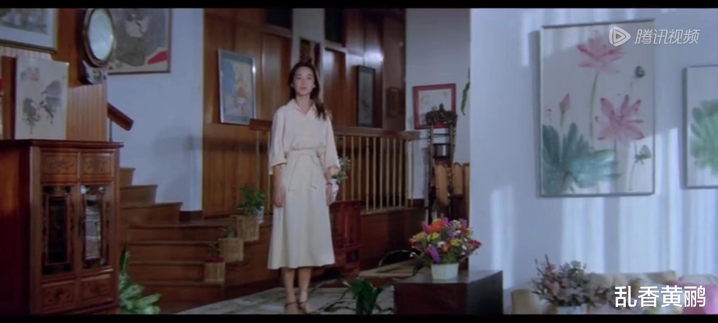 林青霞|42年过去了，再看《金盏花》，林青霞的22套裙装，依旧时尚洋气