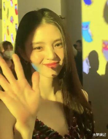 |韩韶禧受伤1个月首公开露面！「眼部伤势痊癒」甜笑挥手打招呼