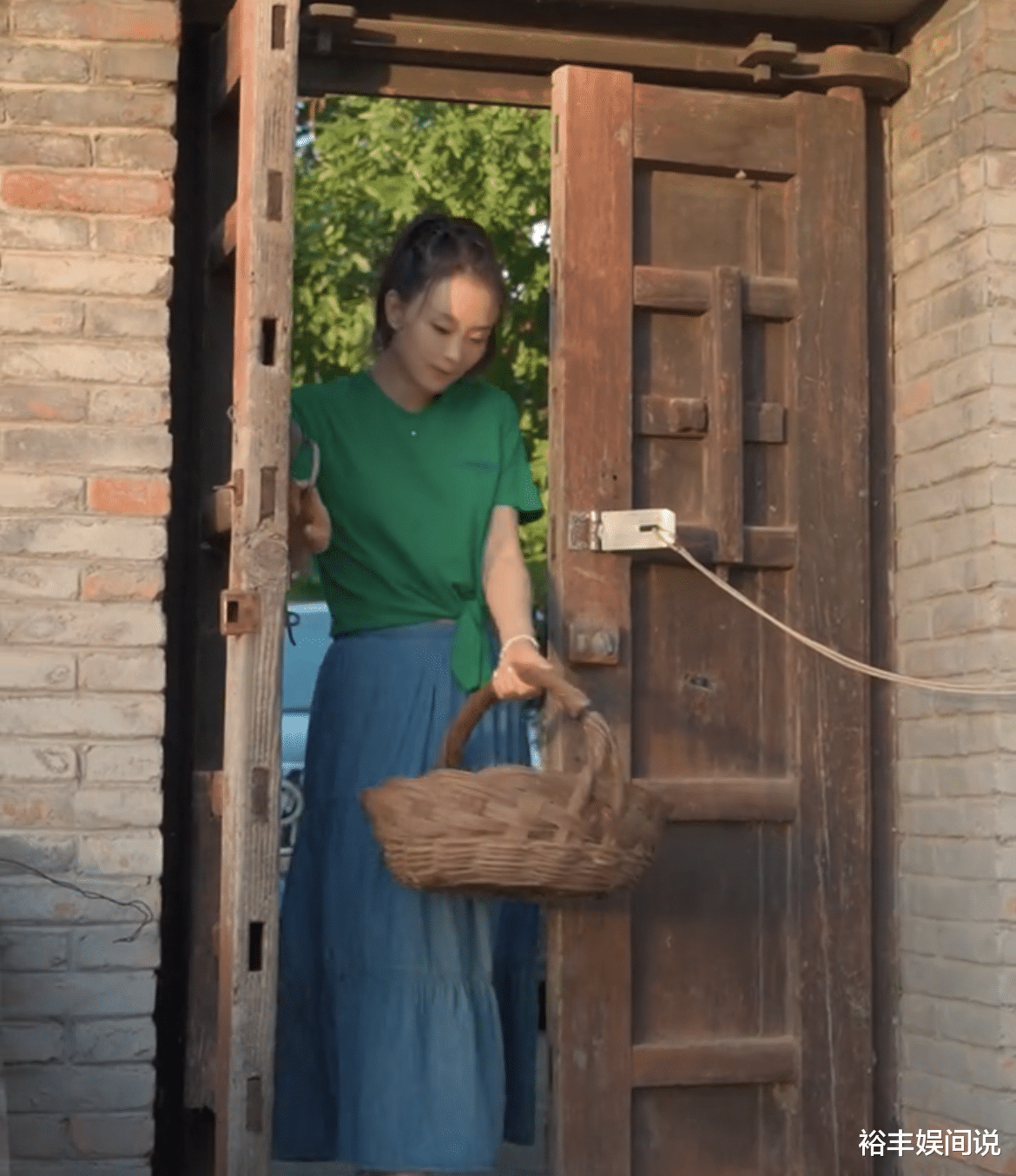 王艳|王艳北京郊区农场曝光！种满各种应季蔬菜，院子古朴雅致价值非凡