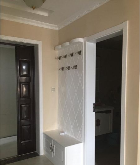 婚房已经装修完毕，婆婆和小姑子却说我没出钱买房，只能住次卧