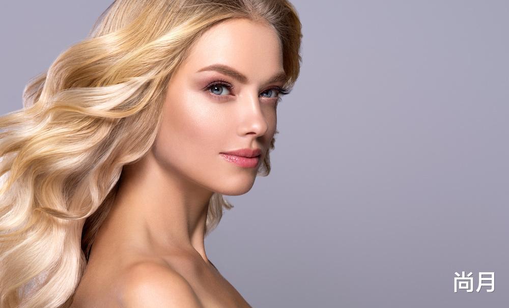 离婚|45岁女子机场目睹老公和别的女人一起，女儿的话让她做出正确决定