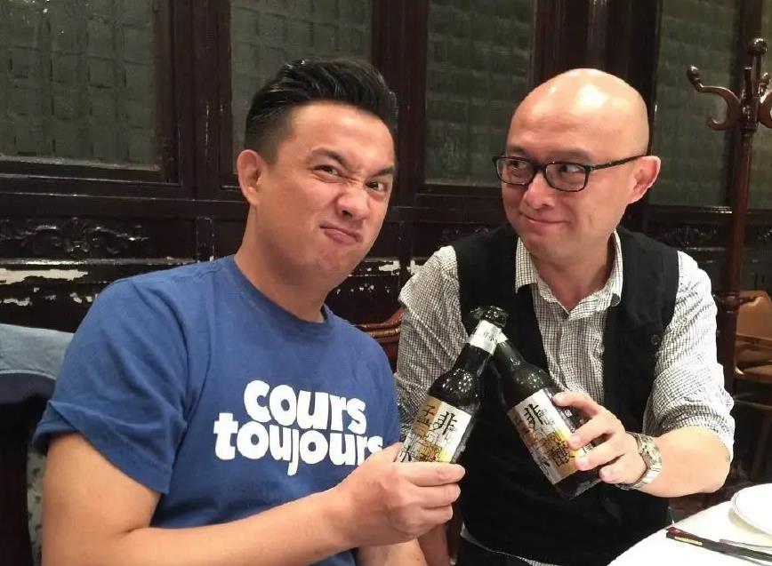 明星|一盘毛肚380、成本4块卖上千，这些明星坑起粉丝来真不手软