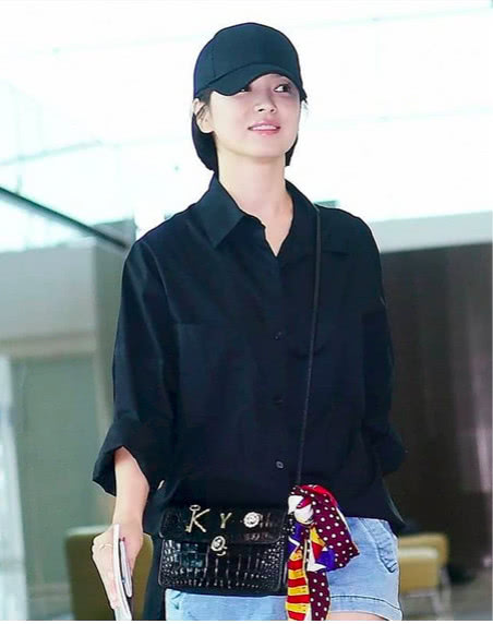 大蒜 《男朋友》首播带火失婚妇女乔妹俏丽耳下齐短发,这些脸型要小心