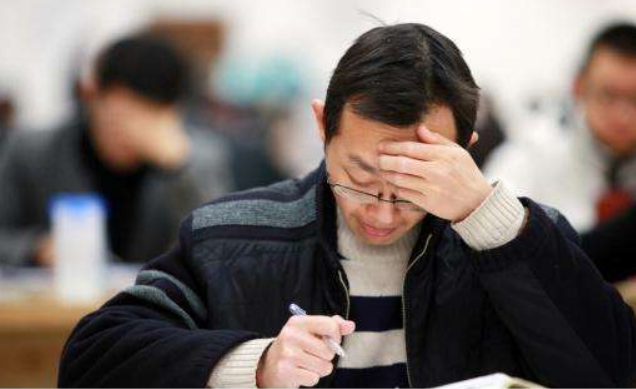 重来|“如果能重来,我不会让孩子考公务员”,家长含泪诉说其中原委