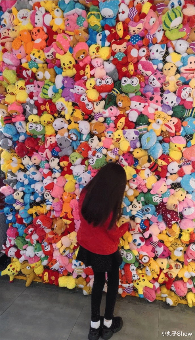 唐菀|“世姐”张梓琳高调晒幸福,与老公聂磊拍大头照,老公还送玫瑰花