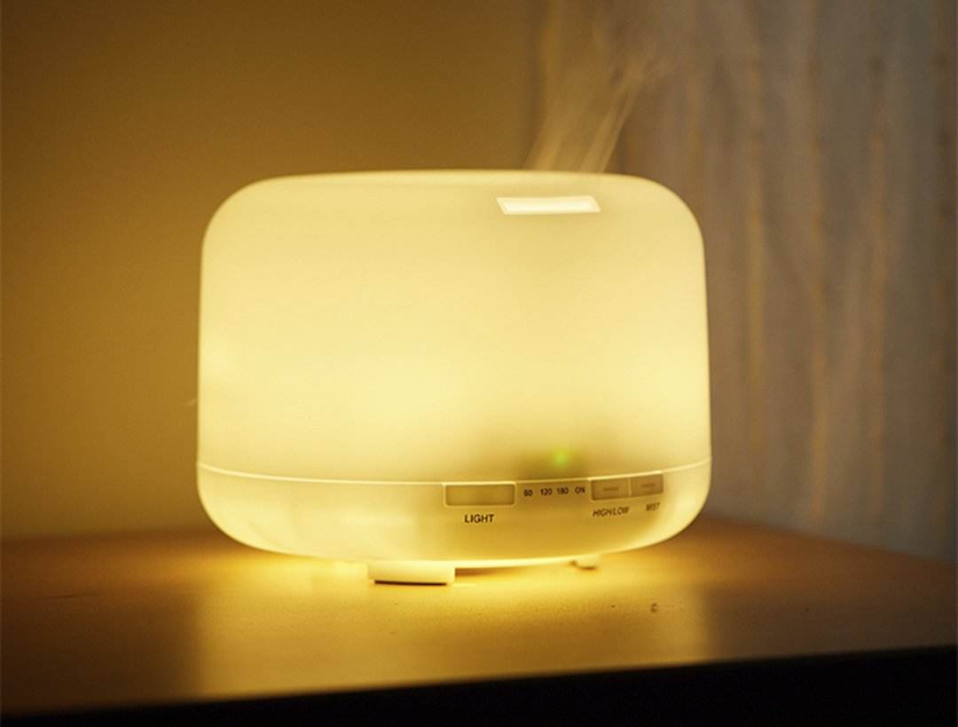 卧室床头这4件物品不要摆放,不仅影响睡眠质量,还容易散发异味