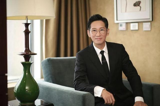 王劲松|节哀！演员王劲松母亲因新冠去世，93岁父亲也很危险