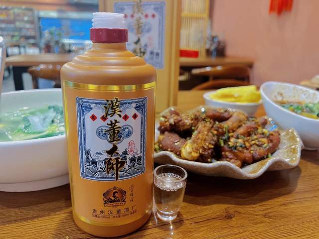 酒桌上，从不主动敬酒的3类人，看似是情商低，实则是真聪明