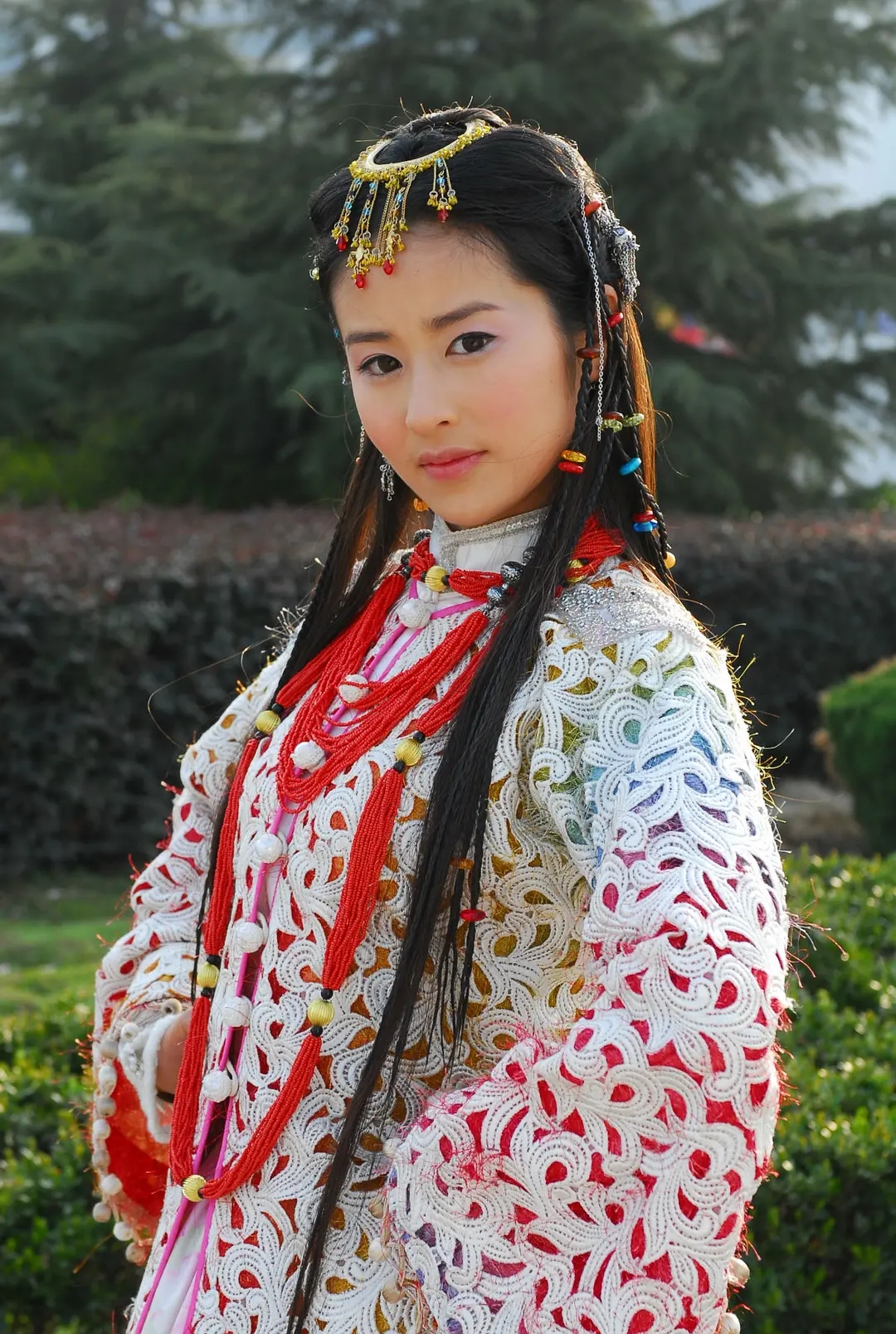 异域|8版霍青桐与“第一美人”香香公主对比，一对异域姐妹花，谁更美