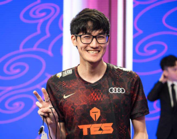 锤石|盘点《英雄联盟》职业选手的本命英雄，选出来就稳赢！